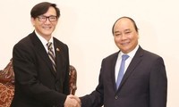 Премьер Вьетнама принял послов Малайзии и Таиланда